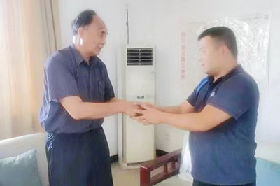 E:2023.77.282121非凡长运大邑：【最美运业人】找出“救命恩人”，古稀老人激昂送锦旗官网20230728-02-02.jpg