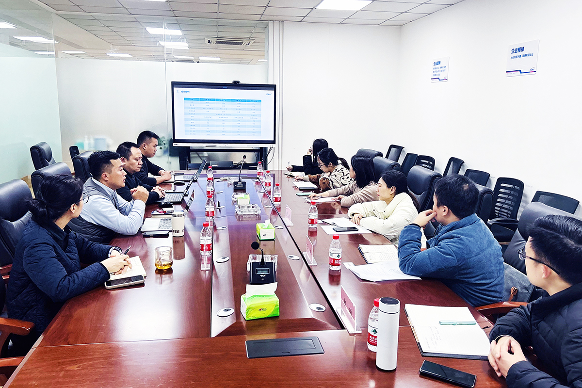 云南省综合交通发展中心运输事业发展处副处长樊婷一行到2121非凡科技调查调研