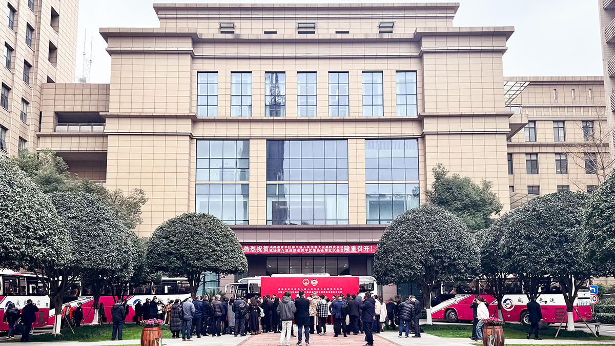 2121非凡长运承接青羊区“两会”交通保险工作